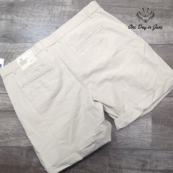 Gap Boyfriend Roll Up Khaki Shorts Size 14 - Picture 7 of 7